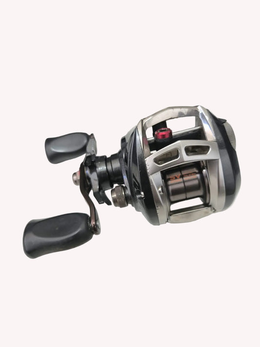 Daiwa Alphas SV 105 SH L (Esquerda)